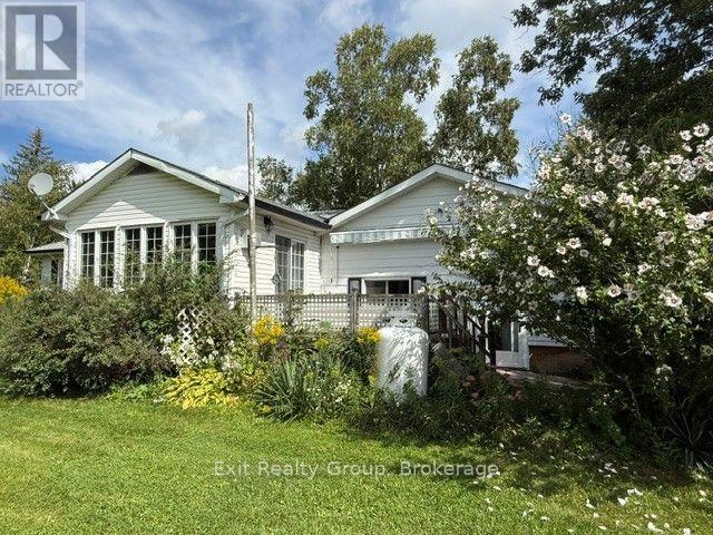 593 County Rd 28, Prince Edward County (Ameliasburg Ward), Ontario  K8N 4Z7 - Photo 29 - X13796792