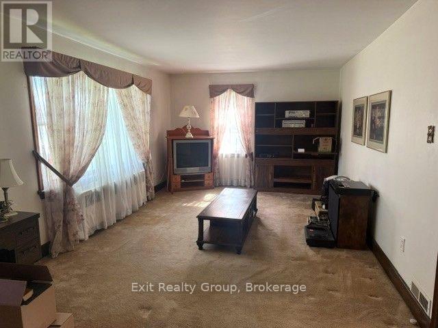 593 County Rd 28, Prince Edward County (Ameliasburg Ward), Ontario  K8N 4Z7 - Photo 4 - X13796792