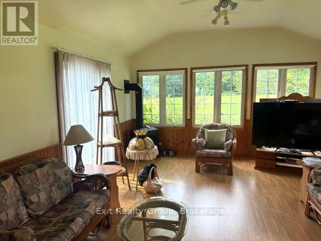 593 County Rd 28, Prince Edward County (Ameliasburg Ward), Ontario  K8N 4Z7 - Photo 8 - X13796792