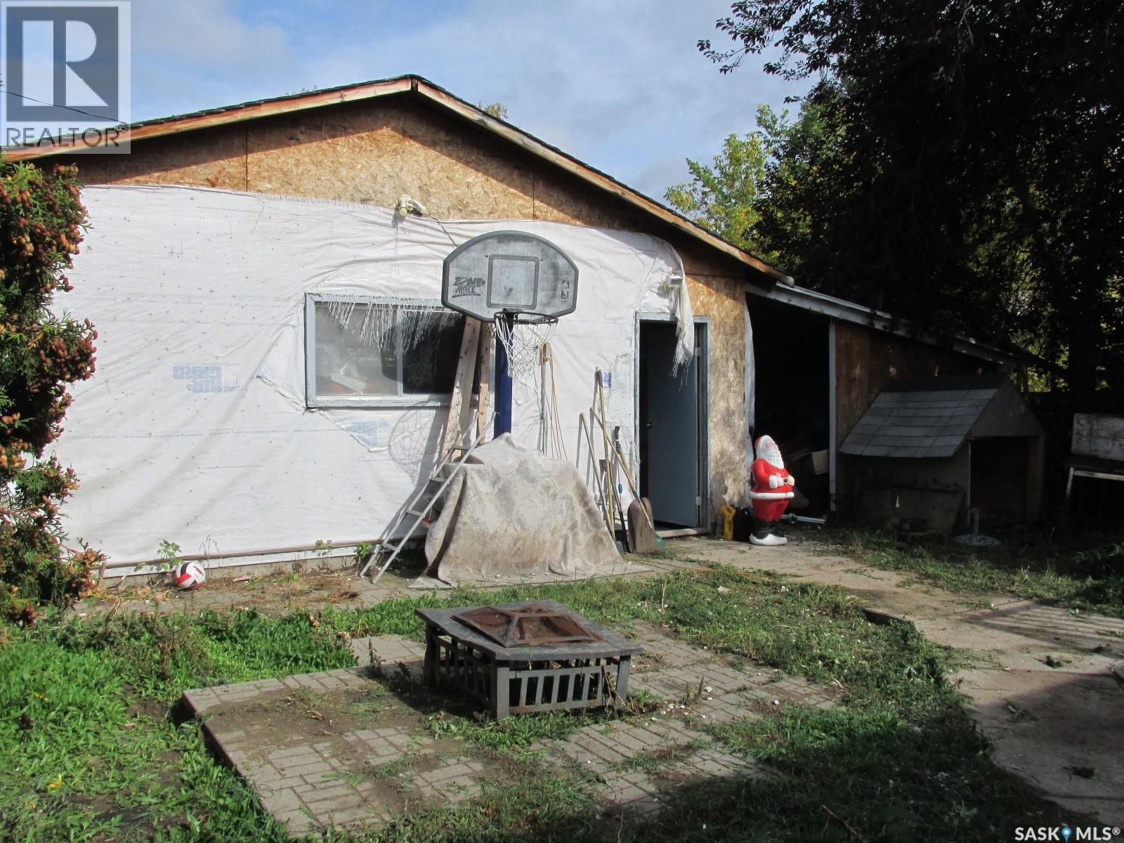 617 8th Avenue W, Nipawin, Saskatchewan  S0E 1E0 - Photo 39 - SK048707