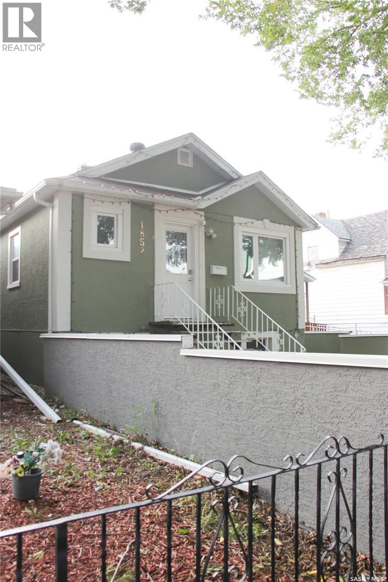 1852 Quebec Street, Regina, Saskatchewan  S4P 1J6 - Photo 3 - SK048705