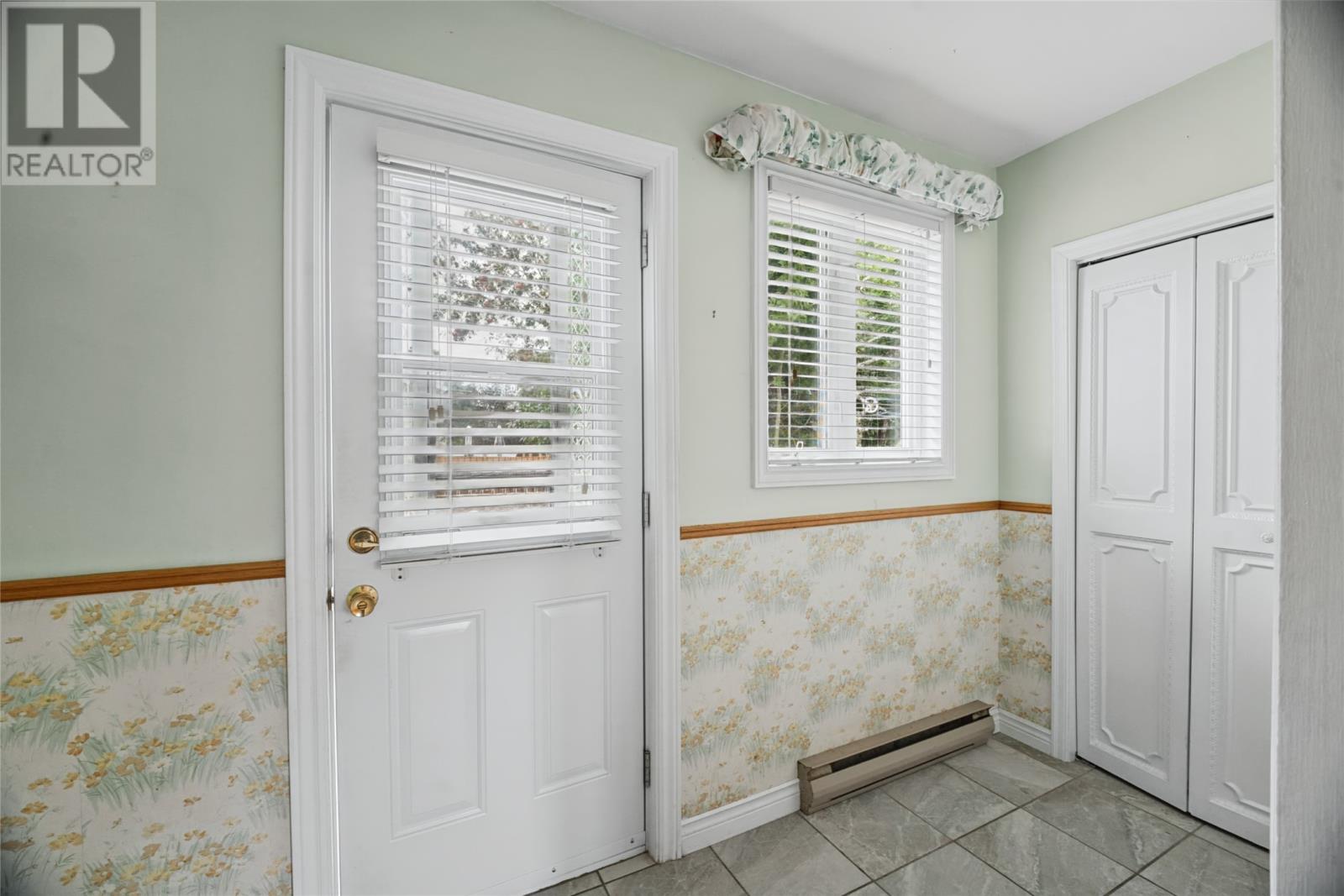 36 Elizabeth Drive, Paradise — photo 12