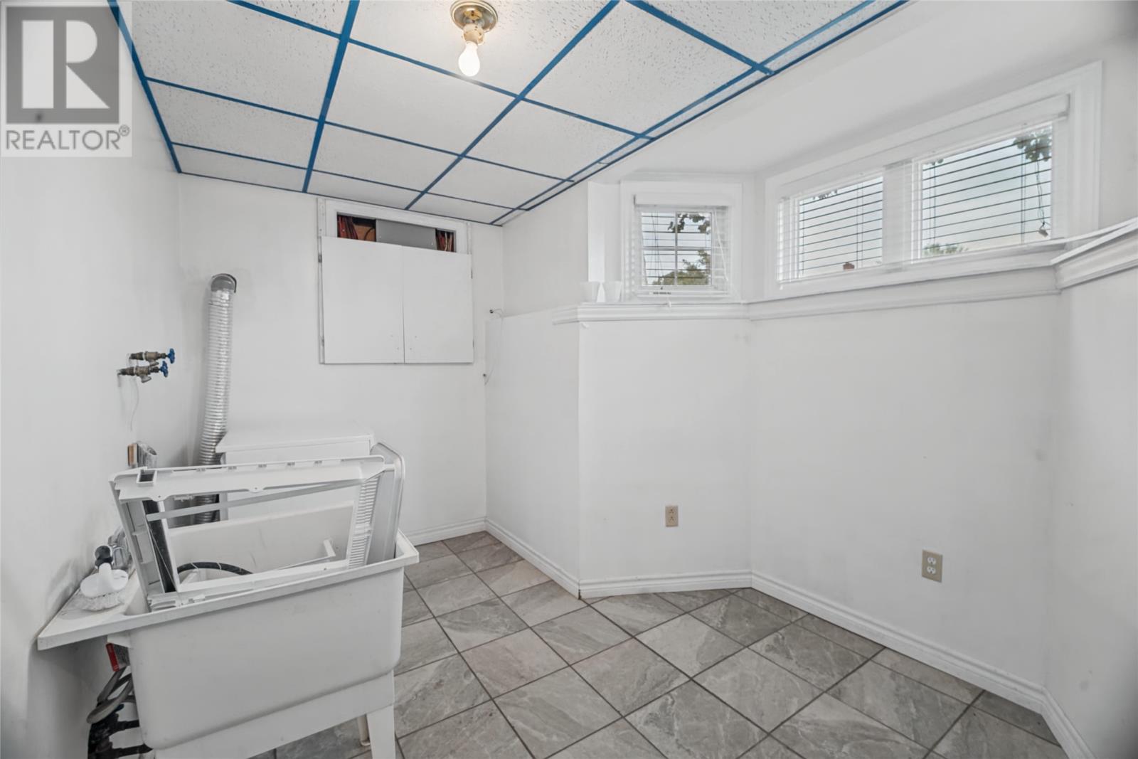 36 Elizabeth Drive, Paradise — photo 17