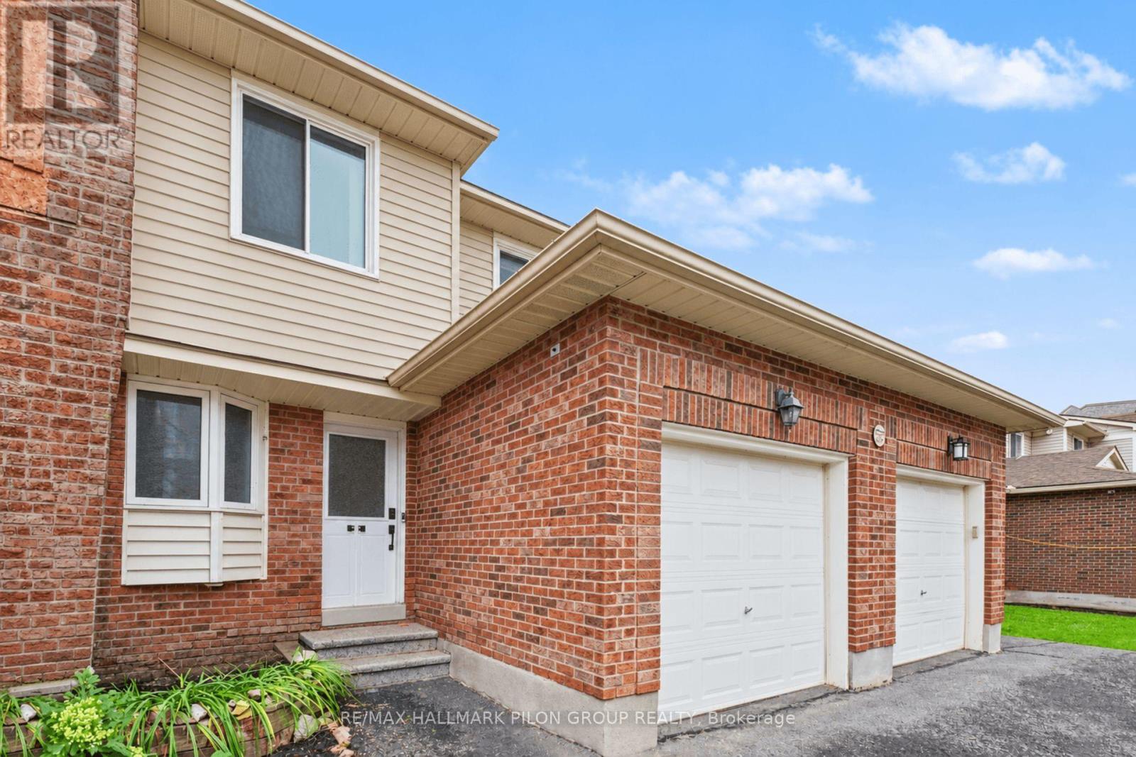 B - 106 VALLEY STREAM DRIVE, Ottawa, Ontario