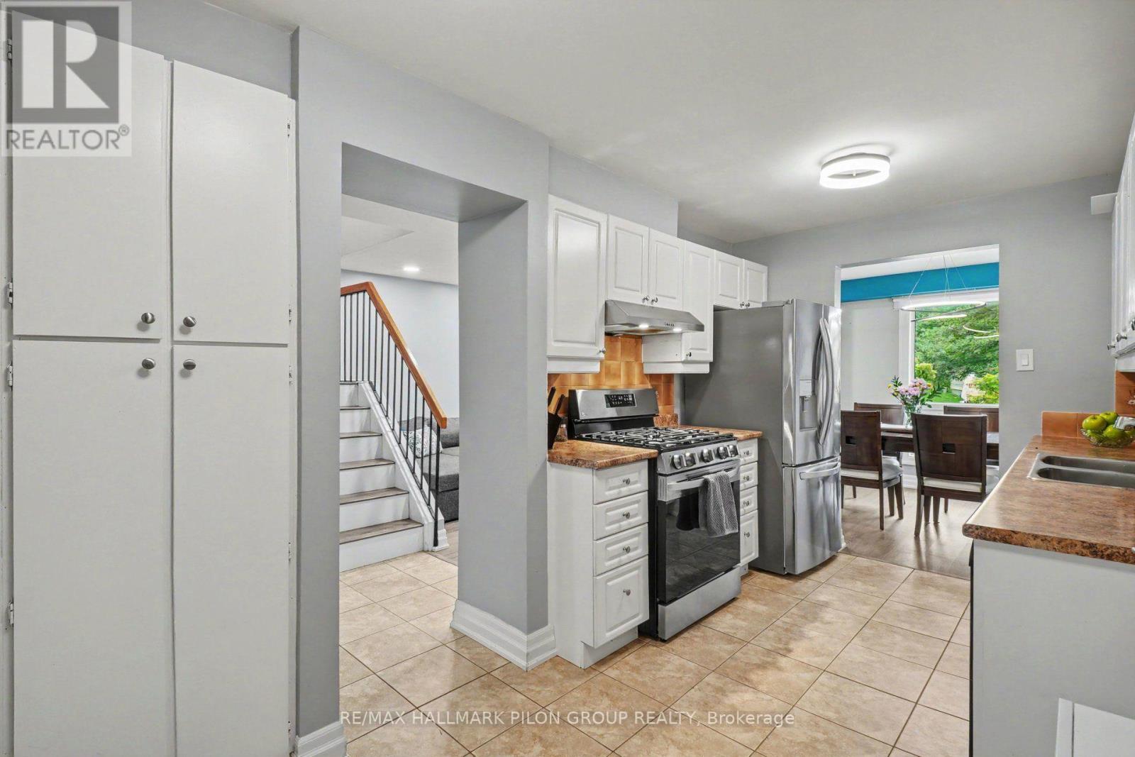 B - 106 Valley Stream Drive, Ottawa, Ontario K2H 9E1 - Photo 6 - X13796866