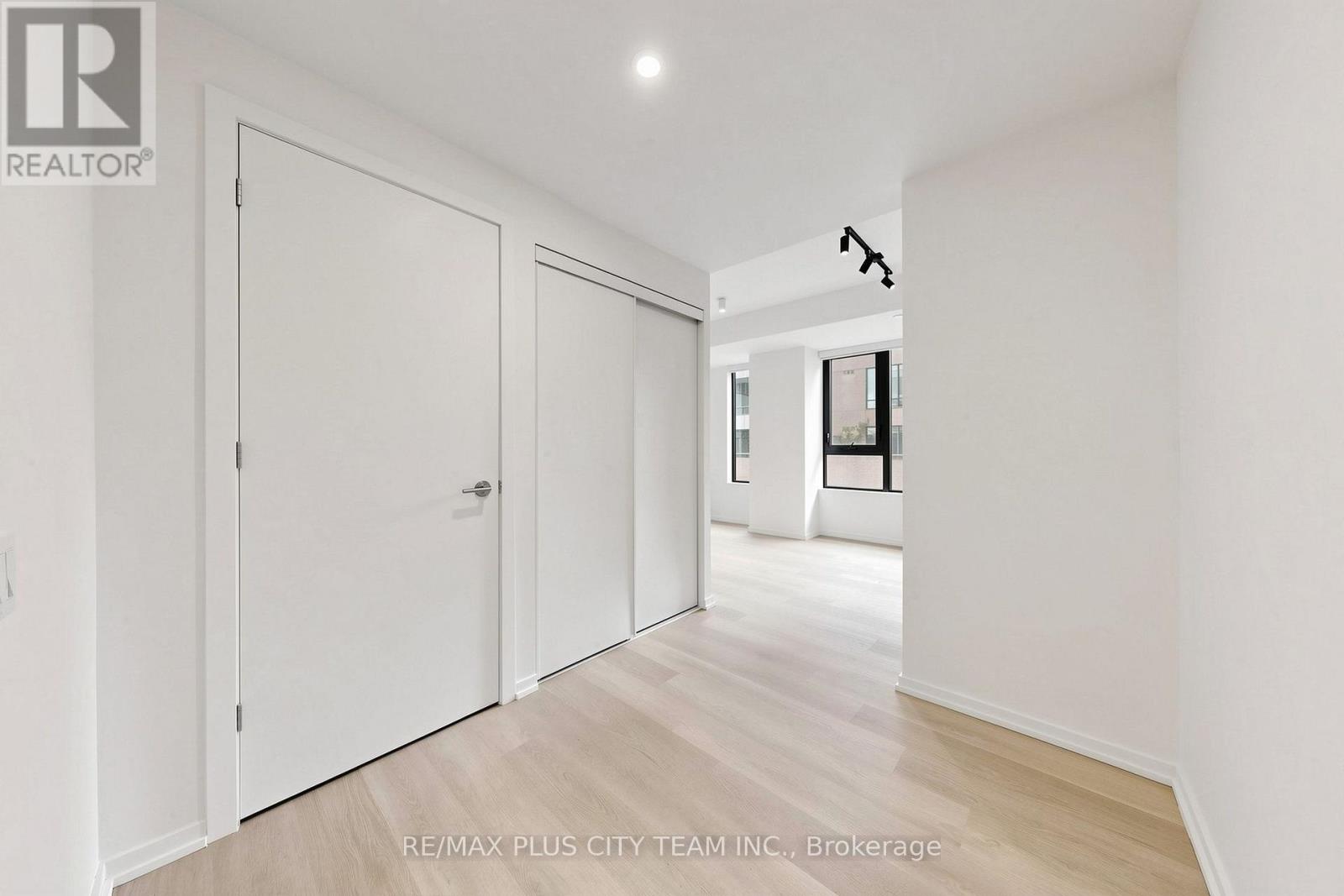 509 - 109 Erskine Avenue, Toronto, Ontario  M4P 0G6 - Photo 3 - C13796720