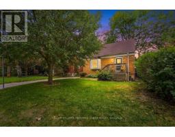 207 ELMHURST AVENUE, Toronto, Ontario