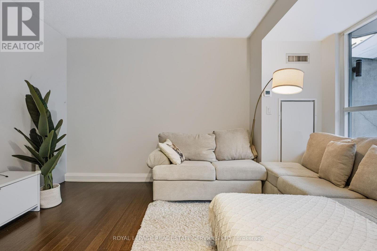 207 - 1430 Yonge Street, Toronto, Ontario  M4T 1Y6 - Photo 4 - C13796818