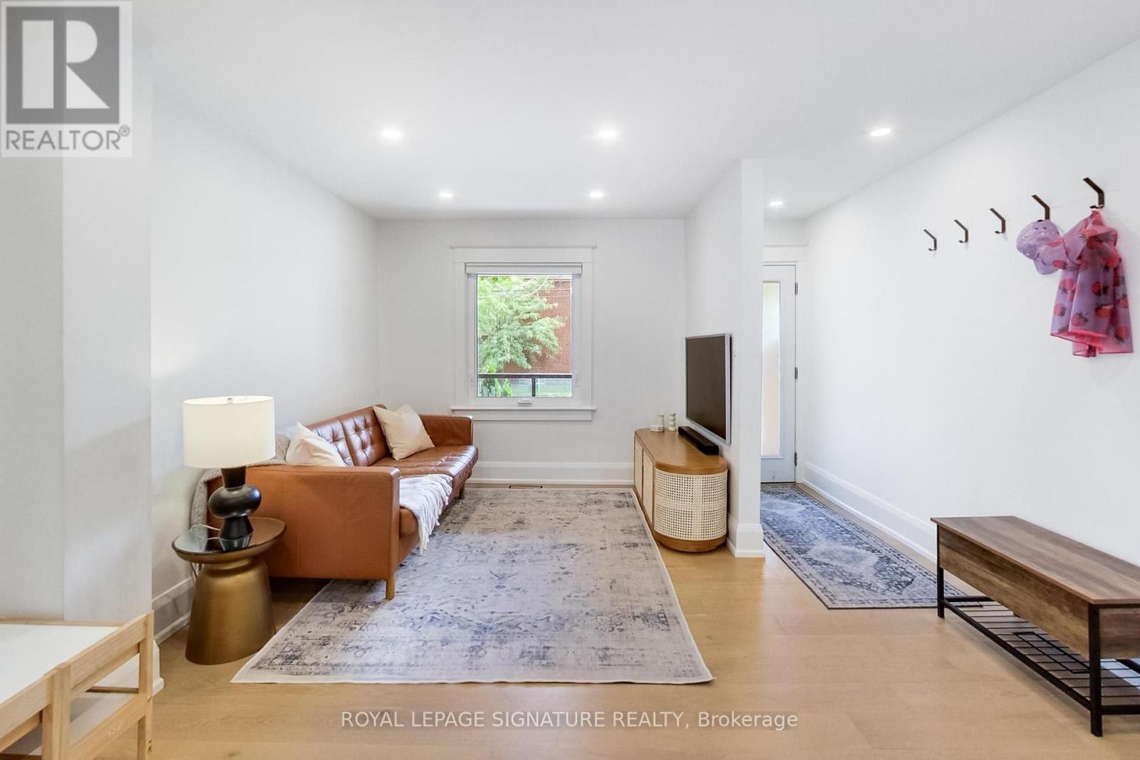 148 Mortimer Avenue, Toronto, Ontario  M4K 2A4 - Photo 8 - E13796864