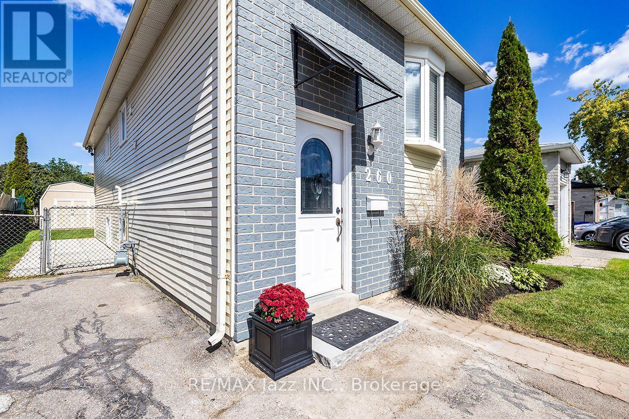 260 Lakeview Park Avenue, Oshawa, Ontario  L1J 7M5 - Photo 4 - E13794126