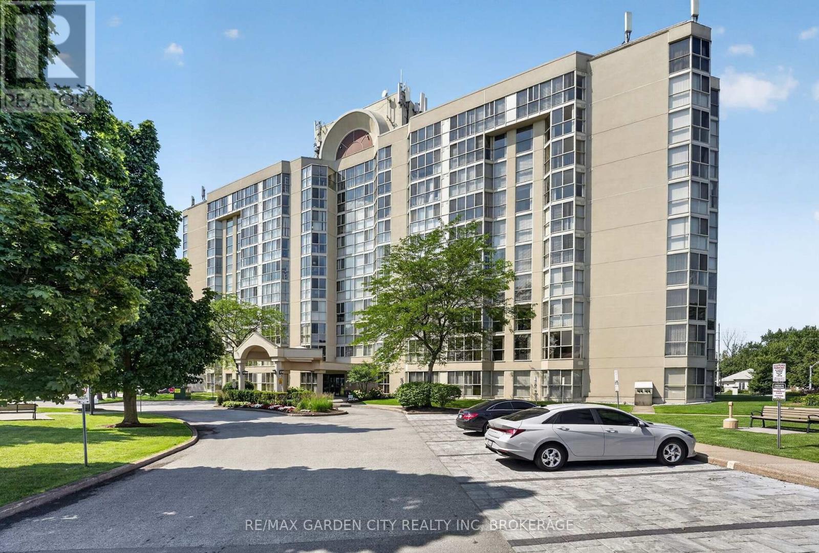 704 - 162 Martindale Road, St. Catharines, Ontario  L2S 3S4 - Photo 2 - X13549312