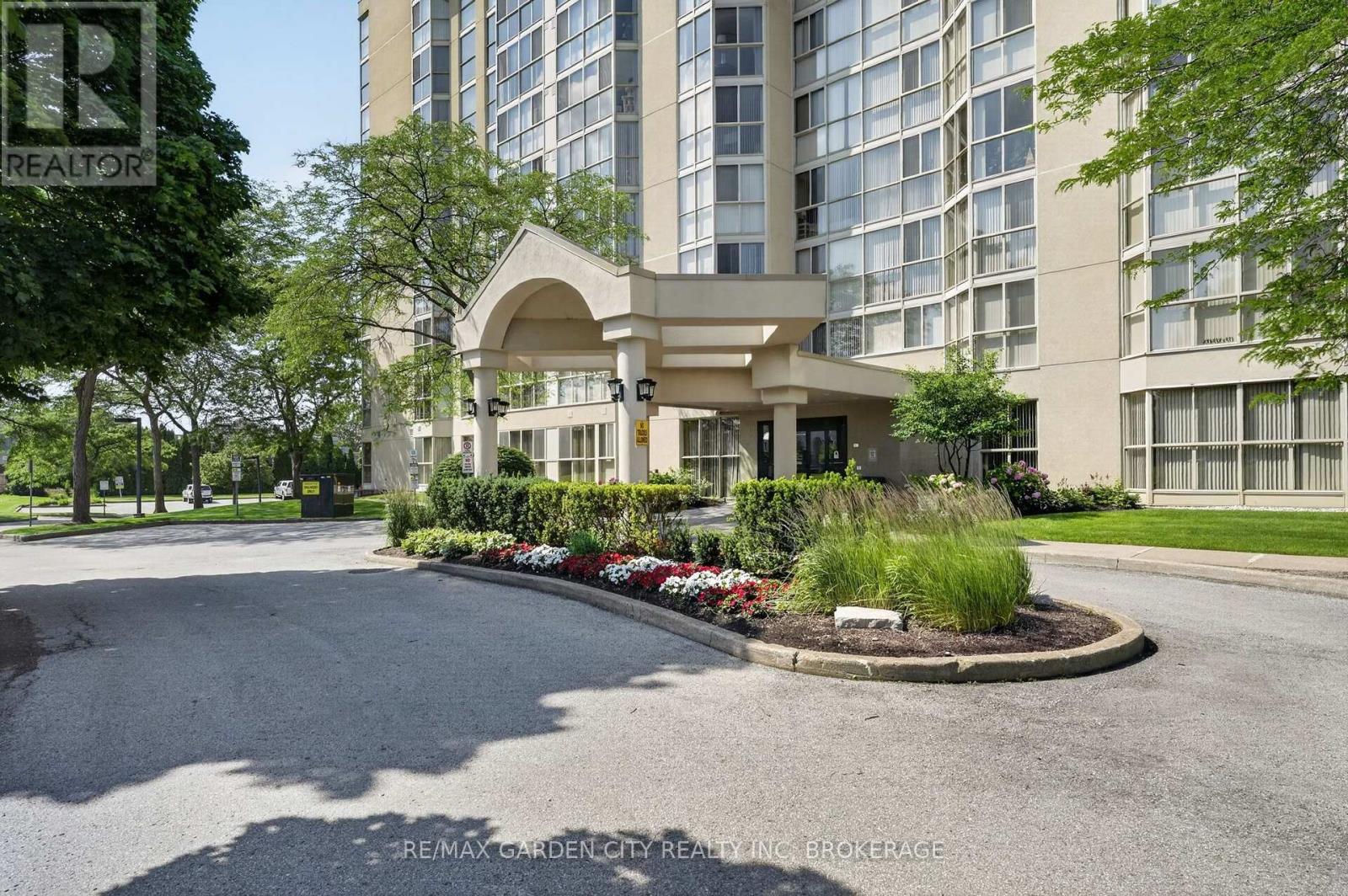 704 - 162 Martindale Road, St. Catharines, Ontario  L2S 3S4 - Photo 4 - X13549312