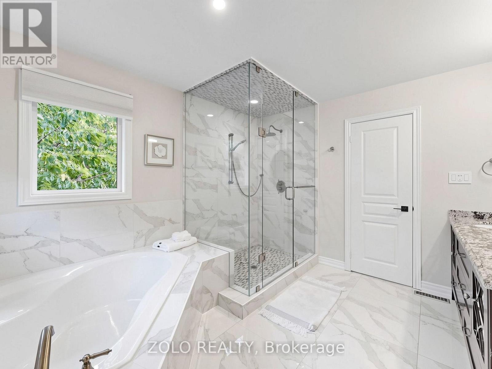 247 Summeridge Drive, Vaughan, Ontario  L4J 8R7 - Photo 21 - N13796828