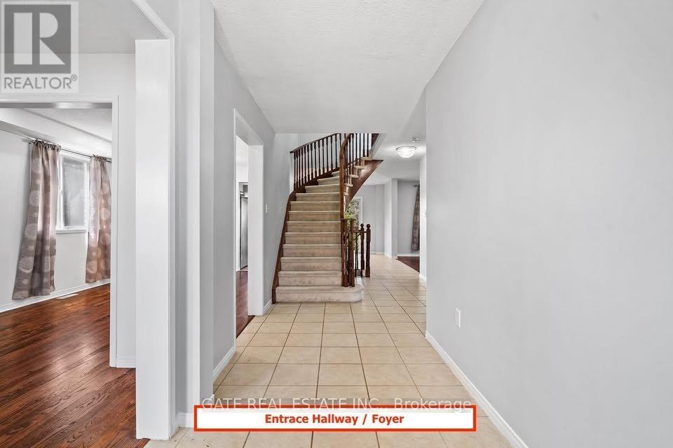Main & 2nd Floor - 50 Stunden Lane, Barrie, Ontario  L4N 0H1 - Photo 3 - S13796814