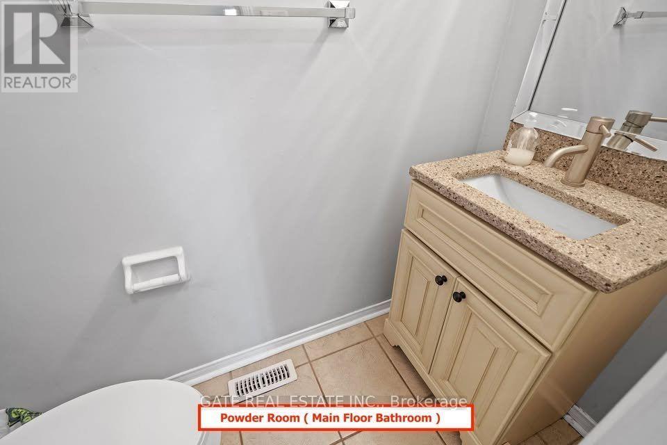 Main & 2nd Floor - 50 Stunden Lane, Barrie, Ontario  L4N 0H1 - Photo 4 - S13796814