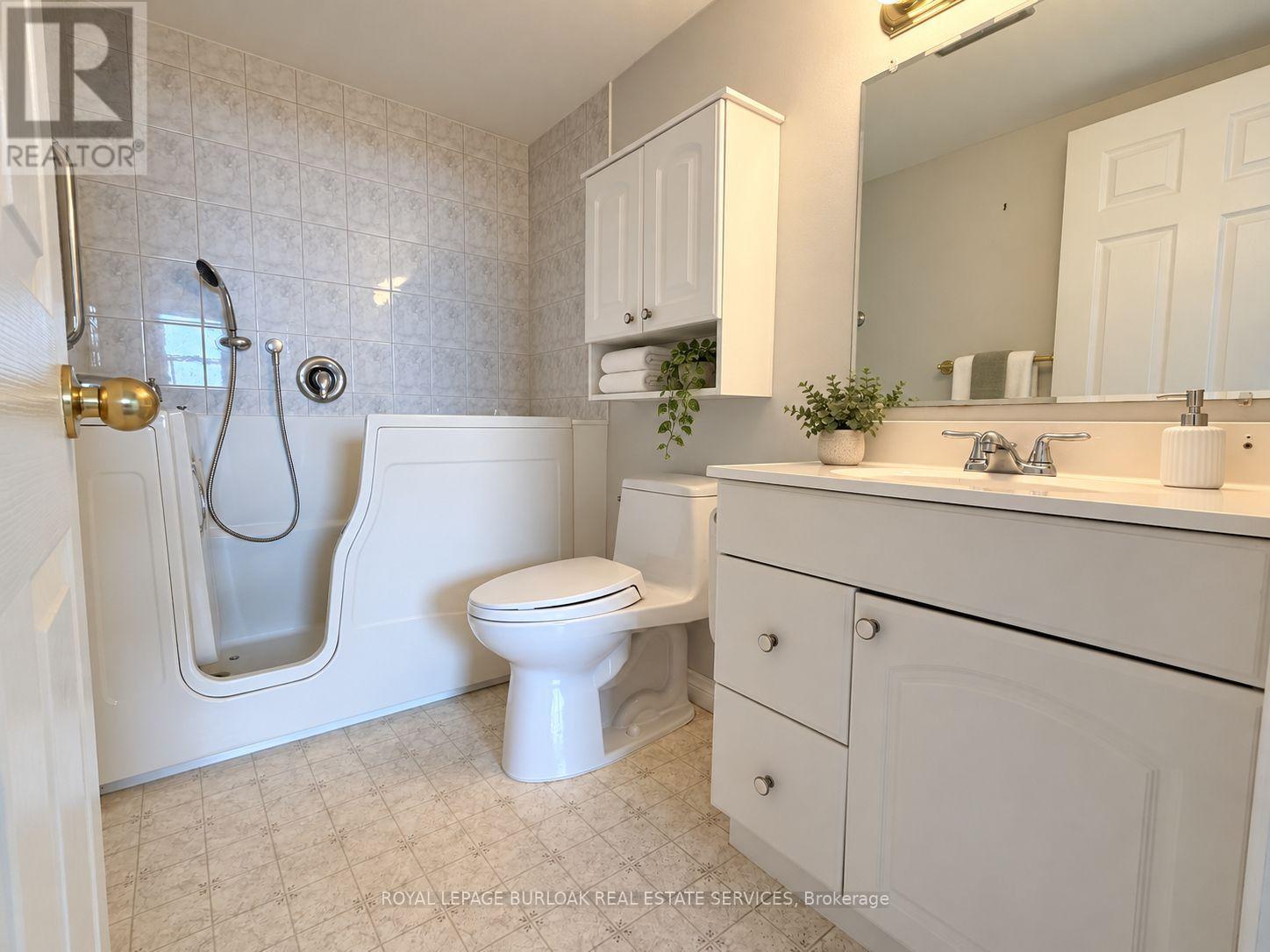 705 - 1415 Ghent Avenue, Burlington, Ontario  L7S 1X4 - Photo 13 - W13796414