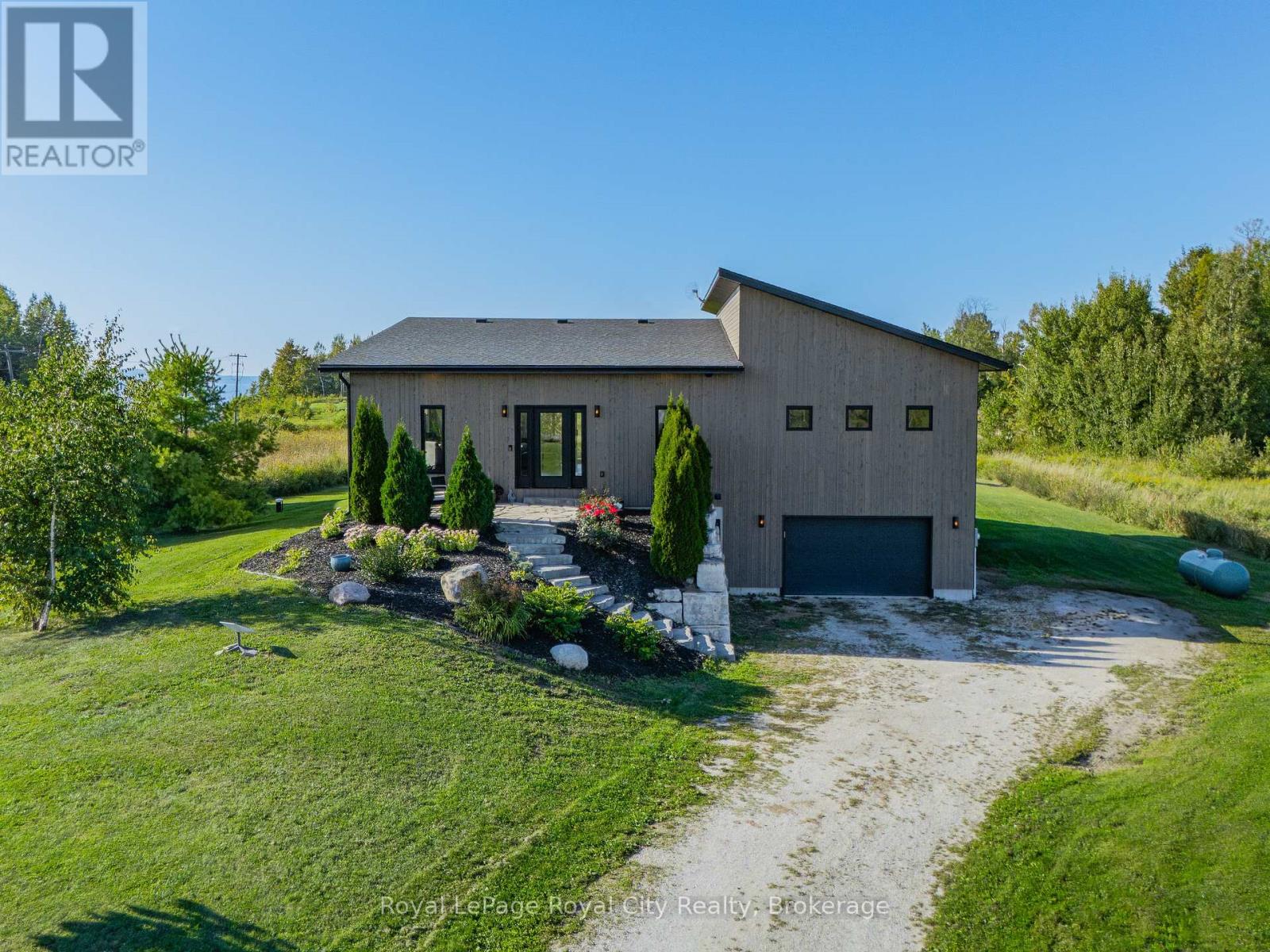 103 Ugovsek Crescent, Meaford, Ontario  N0H 1B0 - Photo 2 - X12748248