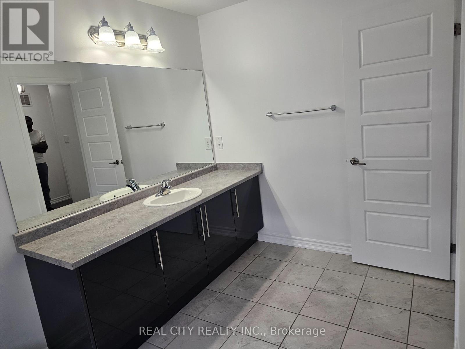 25 Whitton Drive, Brant, Ontario  N3L 0L2 - Photo 36 - X13796780
