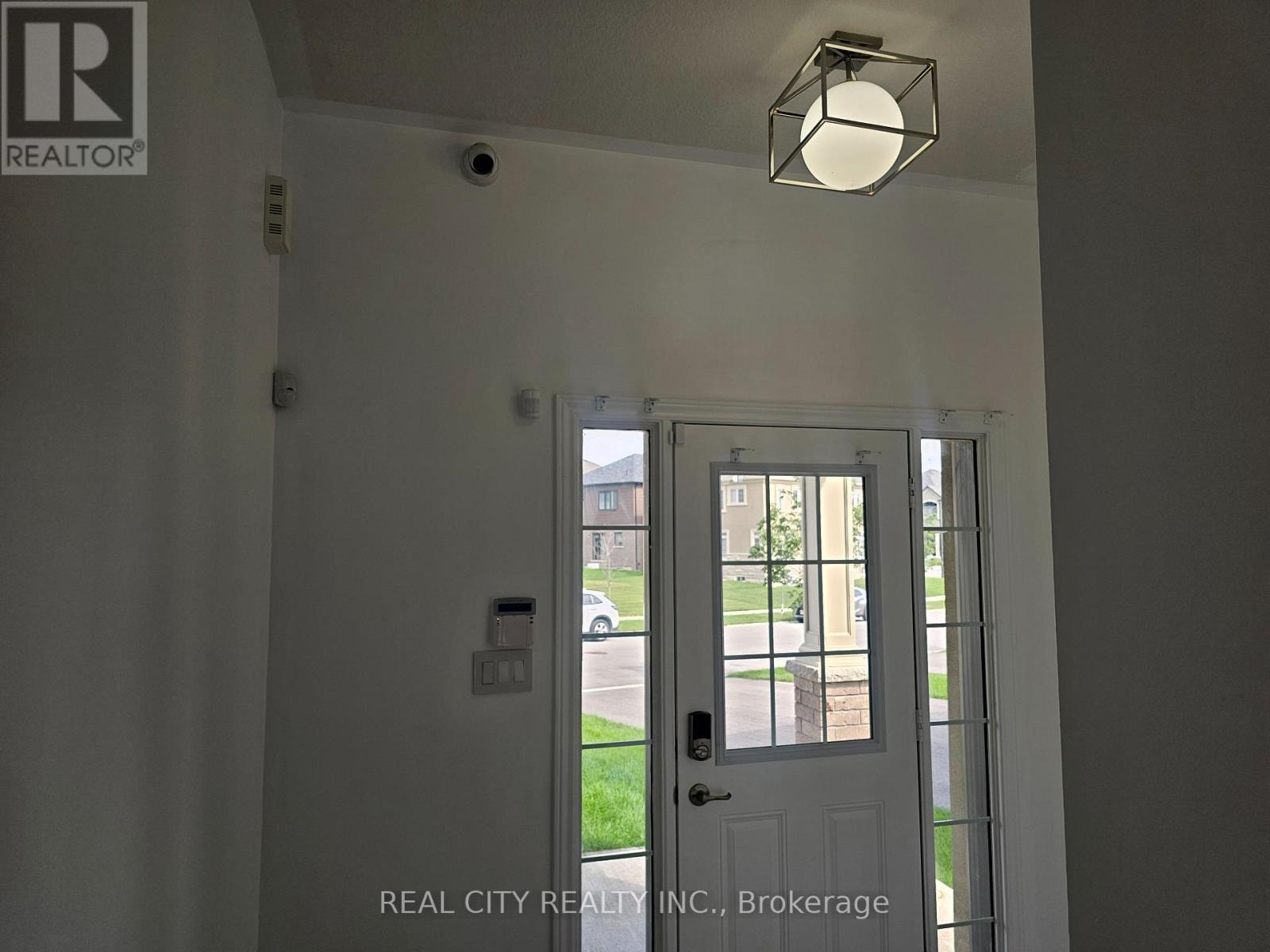 25 Whitton Drive, Brant, Ontario  N3L 0L2 - Photo 5 - X13796780