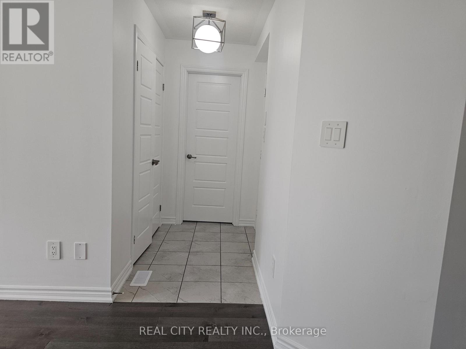25 Whitton Drive, Brant, Ontario  N3L 0L2 - Photo 8 - X13796780