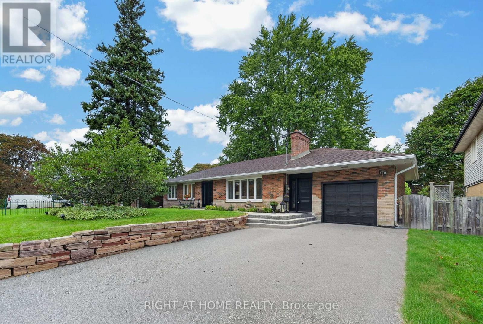 937 CHEVROLET STREET, Oshawa, Ontario