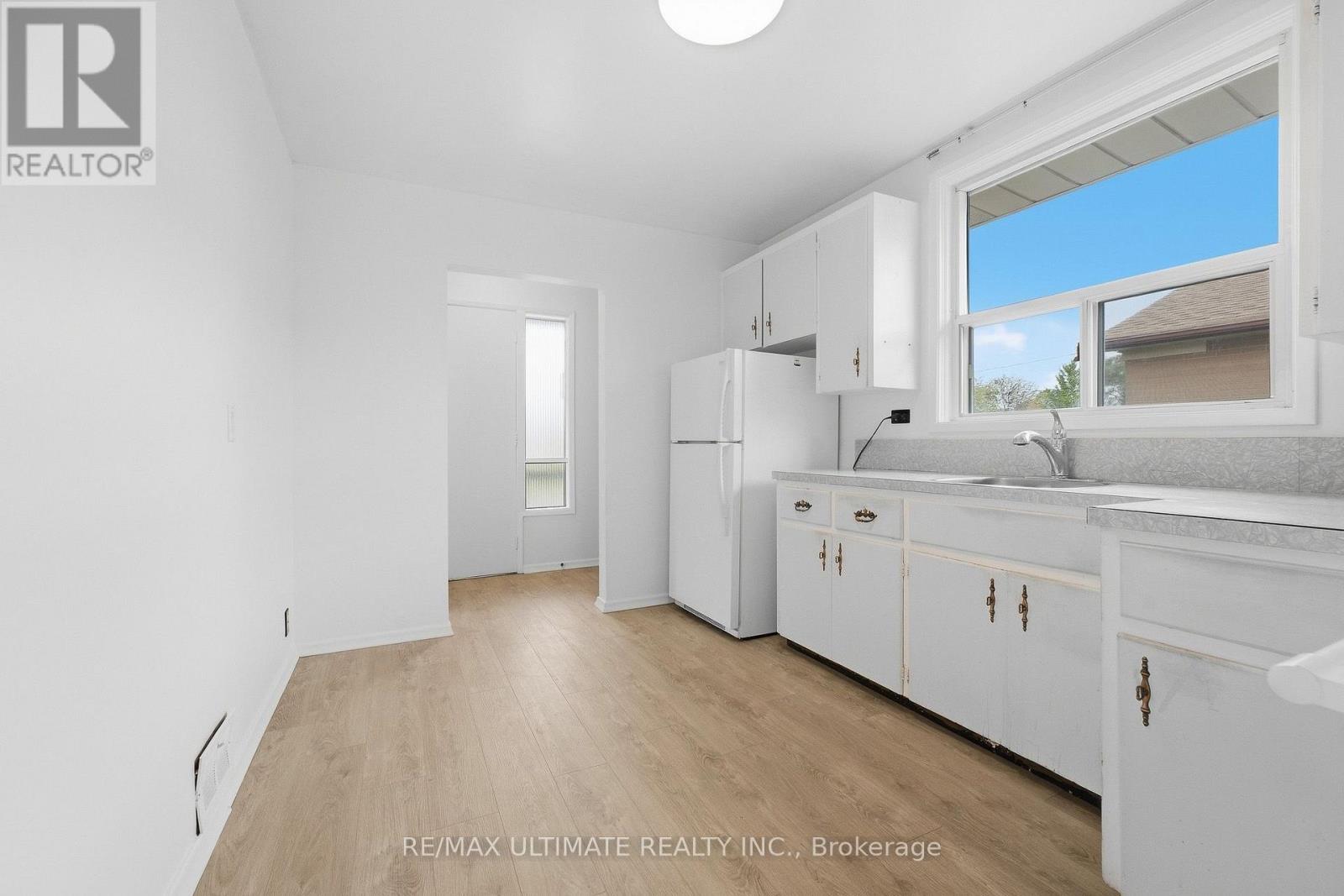 4 Moray Place, Toronto, Ontario  M1R 2E2 - Photo 6 - E13796204