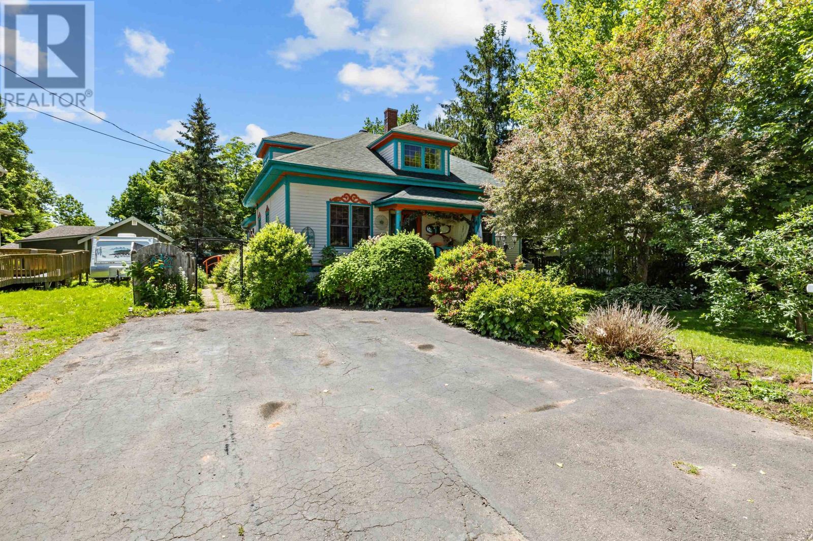 162 Belmont Street, Summerside, Prince Edward Island  C1N 1J9 - Photo 2 - 202615078