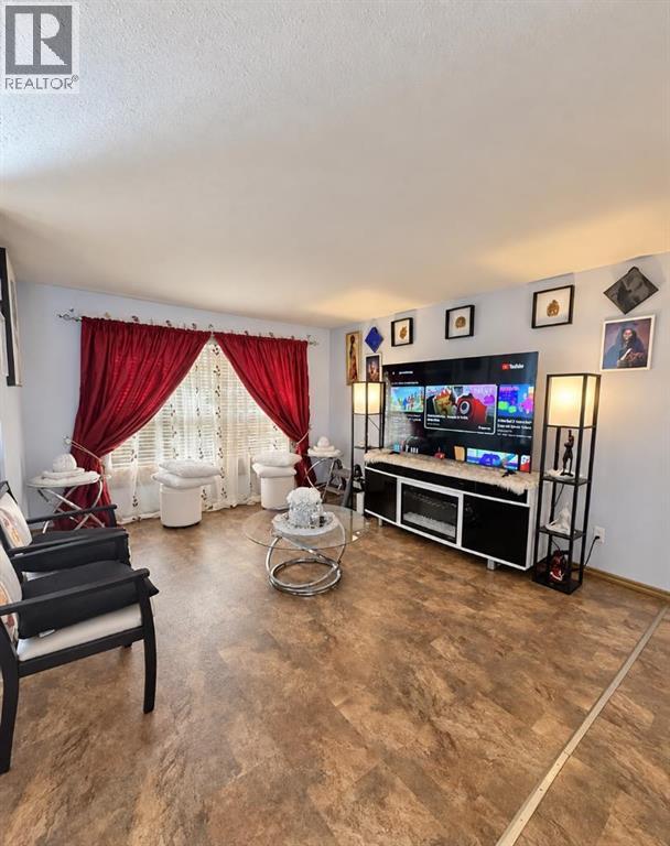 200 Upland Boulevard W, Brooks, Alberta  T1R 0R1 - Photo 3 - A2337316