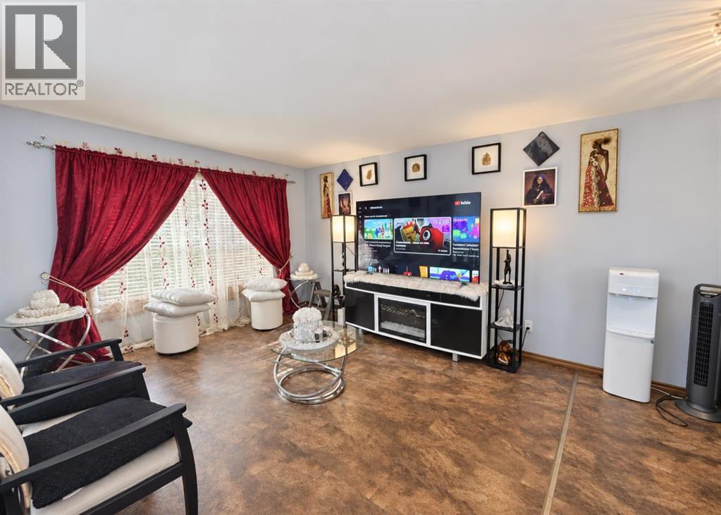 200 Upland Boulevard W, Brooks, Alberta  T1R 0R1 - Photo 2 - A2337316