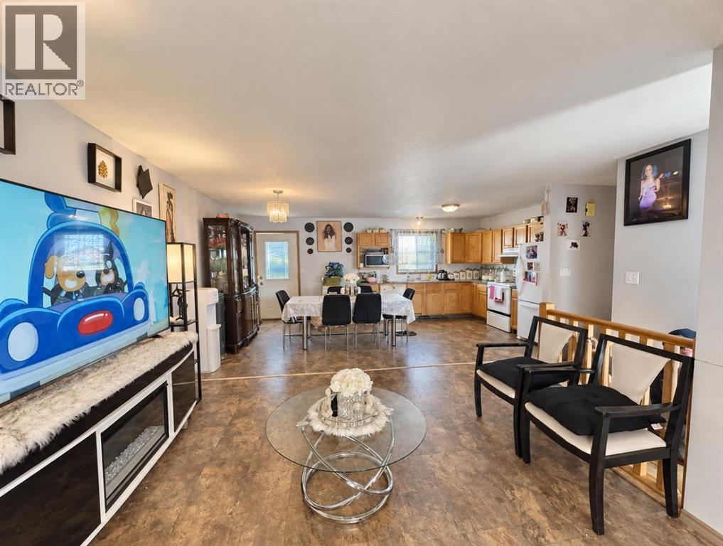 200 Upland Boulevard W, Brooks, Alberta  T1R 0R1 - Photo 5 - A2337316