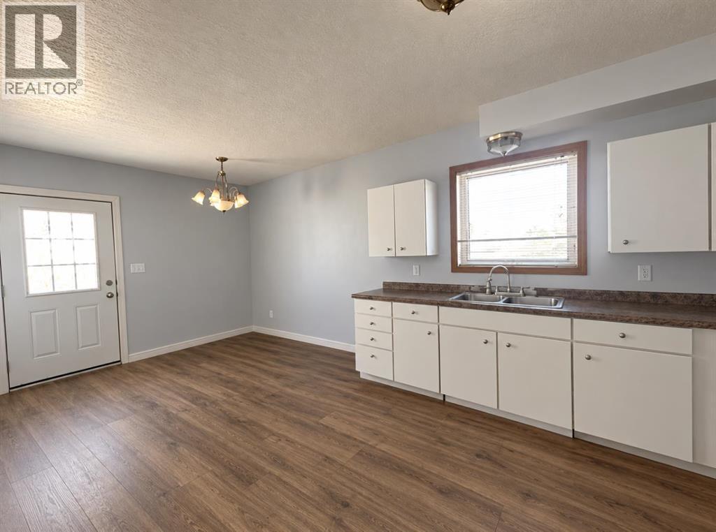 200 Upland Boulevard W, Brooks, Alberta  T1R 0R1 - Photo 17 - A2337316