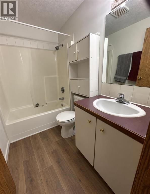 200 Upland Boulevard W, Brooks, Alberta  T1R 0R1 - Photo 22 - A2337316