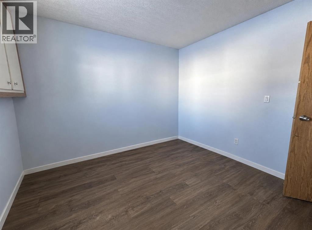 200 Upland Boulevard W, Brooks, Alberta  T1R 0R1 - Photo 20 - A2337316