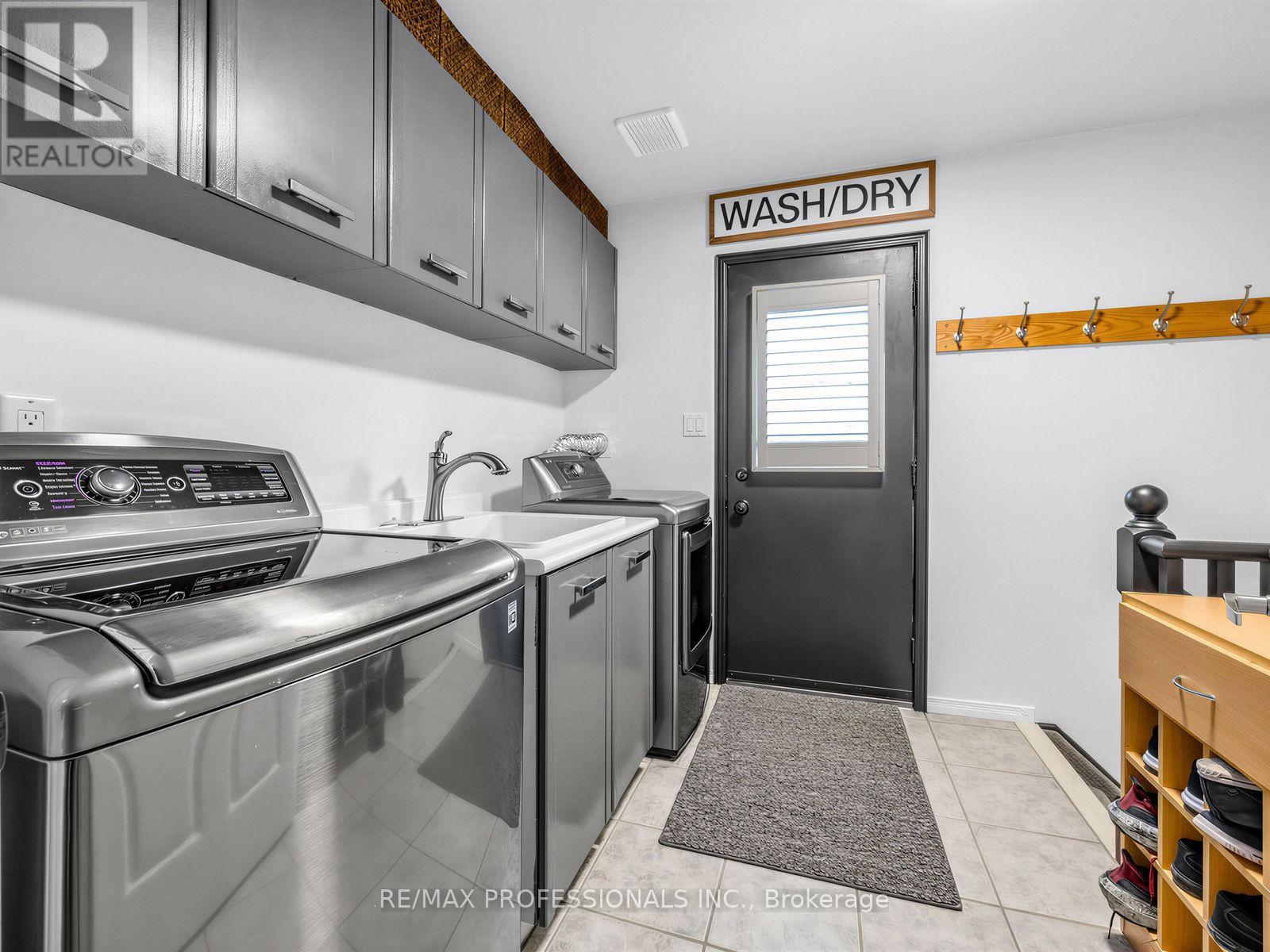 1025 Moorelands Crescent, Pickering, Ontario  L1W 3K3 - Photo 32 - E13796678