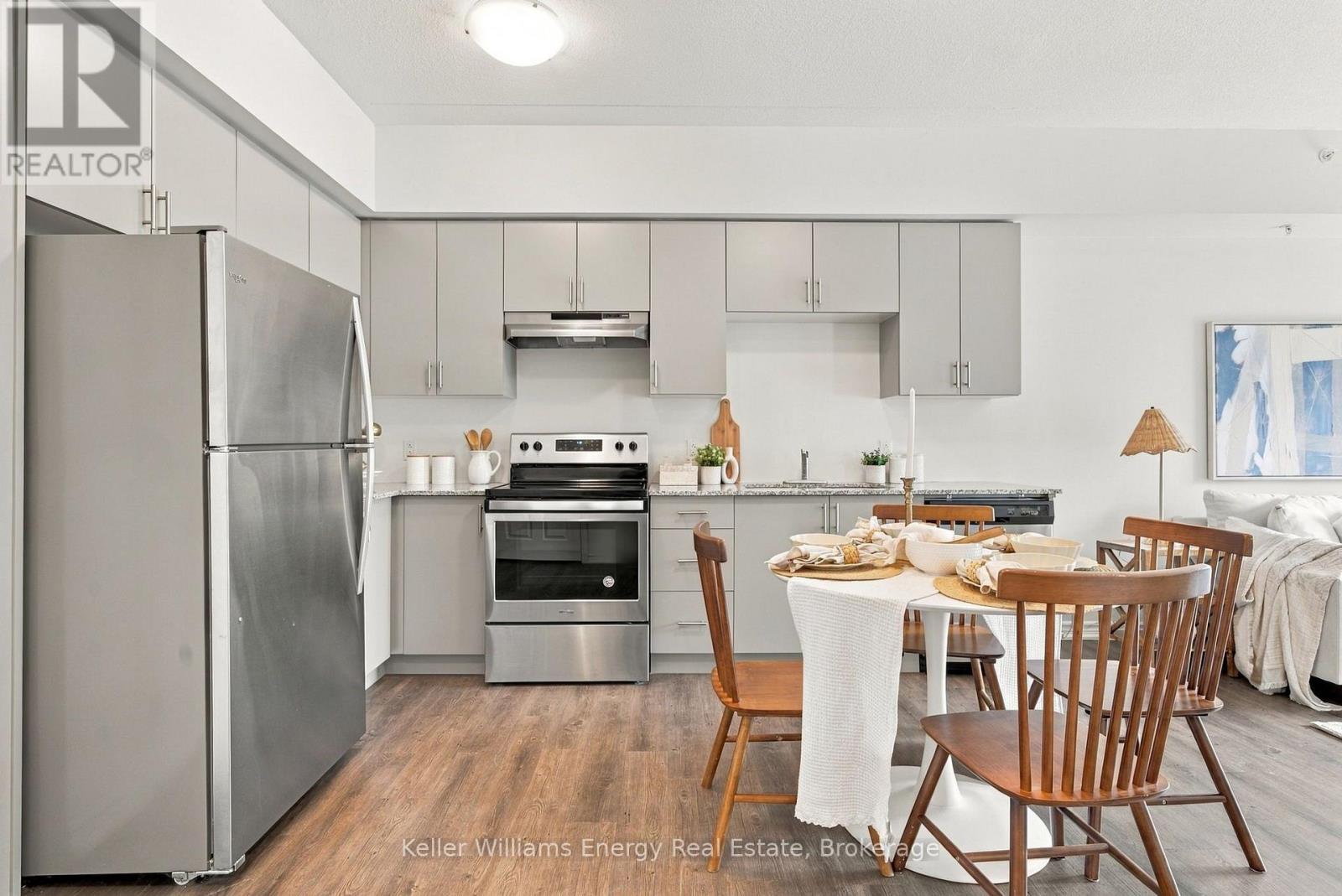 113 - 290 Liberty Street N, Clarington (Bowmanville), Ontario  L1C 0V5 - Photo 4 - E13797272