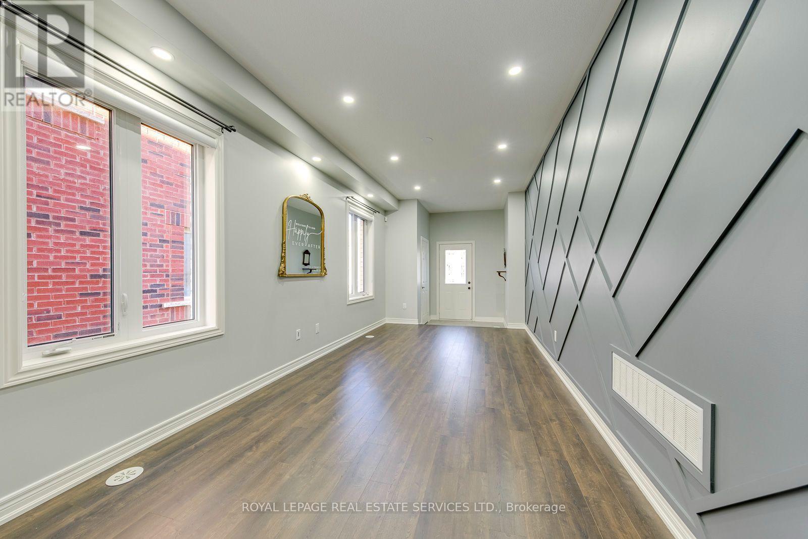 486 Silver Maple Road, Oakville, Ontario  L6H 3P6 - Photo 5 - W13571104