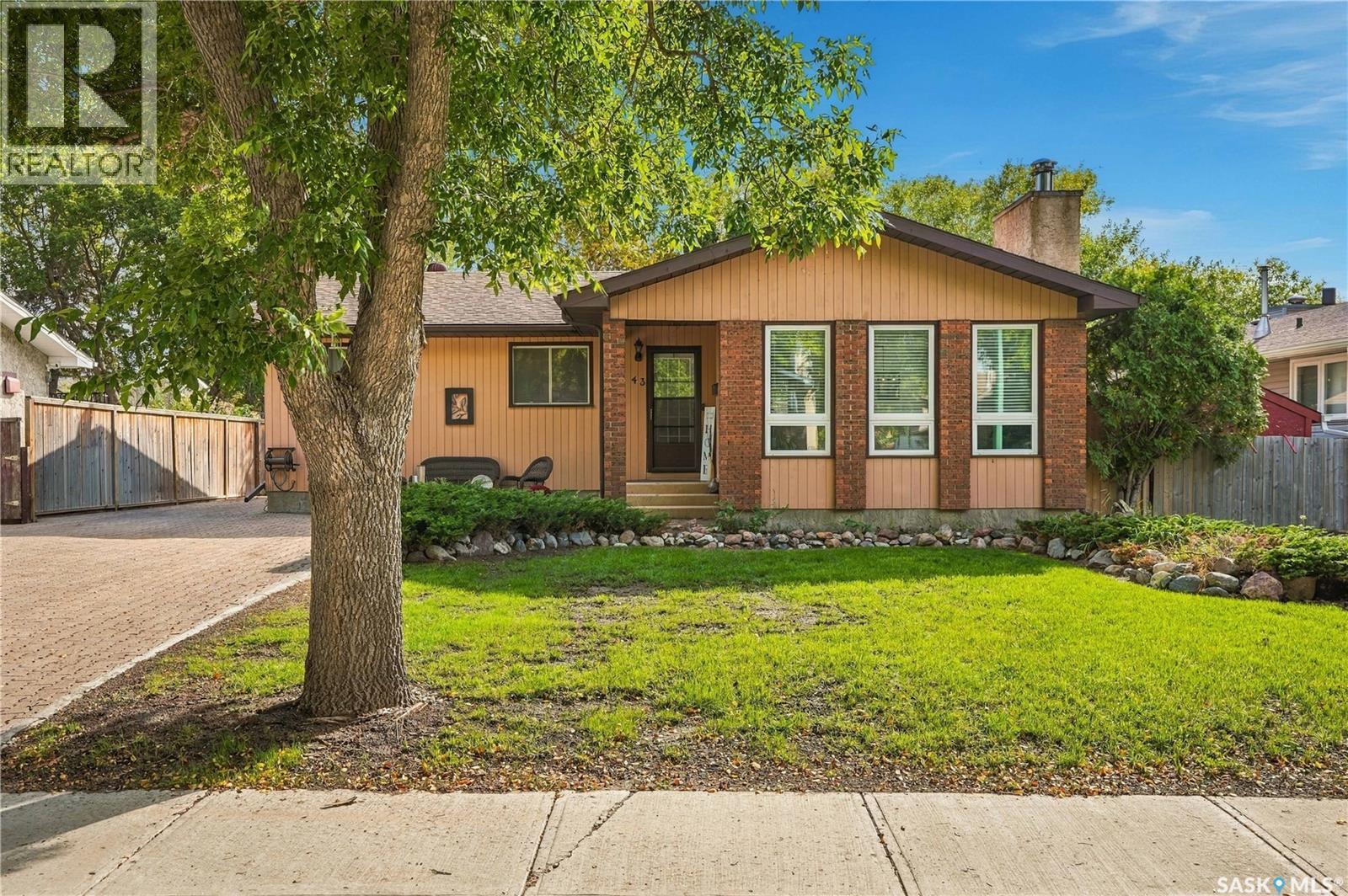 43 Watts Bay, Regina, Saskatchewan  S4N 5G6 - Photo 1 - SK048691