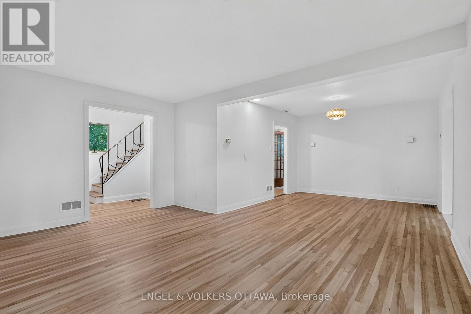 35 Bedford Crescent, Ottawa, Ontario  K1K 0E6 - Photo 8 - X13796904