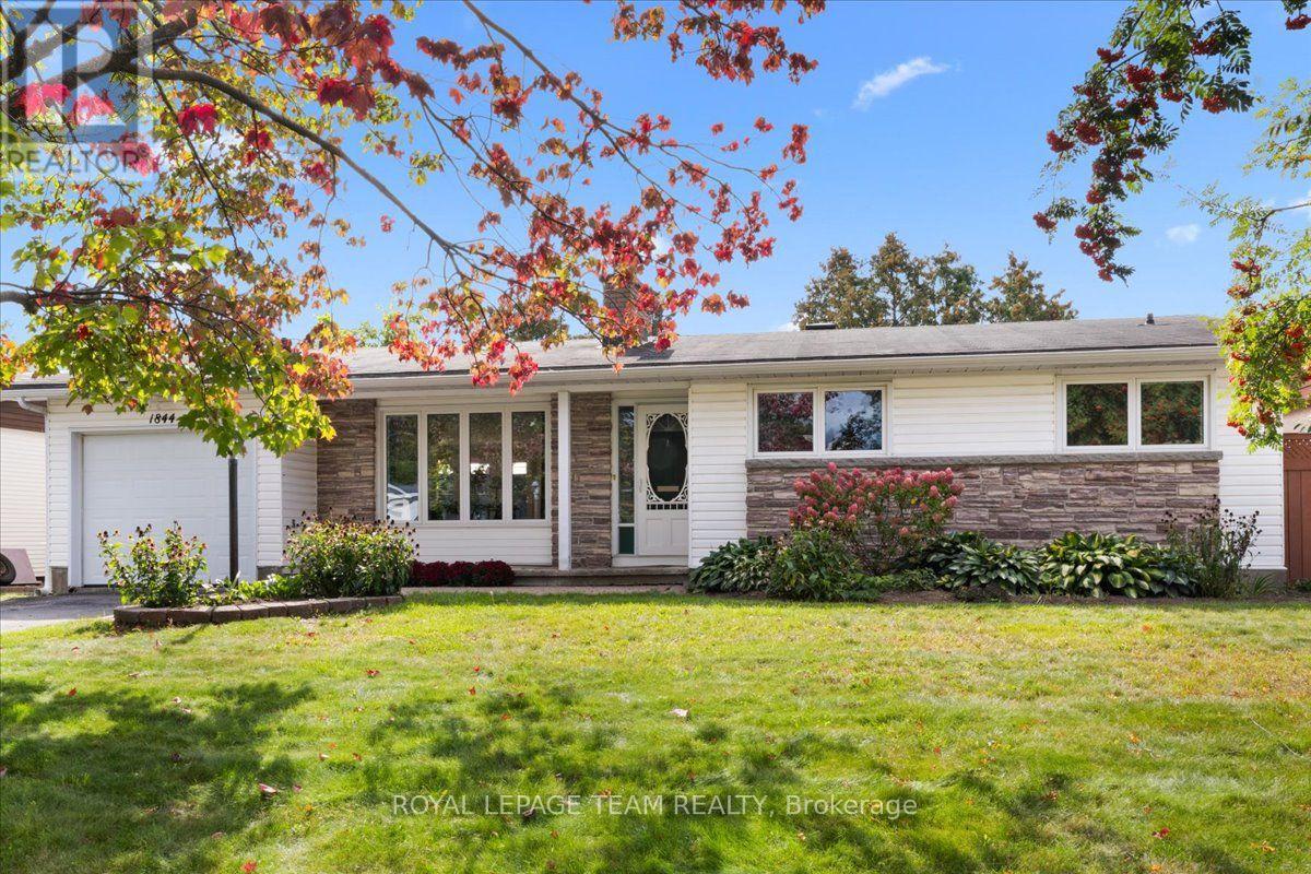 1844 Greenacre Crescent, Ottawa, Ontario  K1J 6S8 - Photo 2 - X13797158