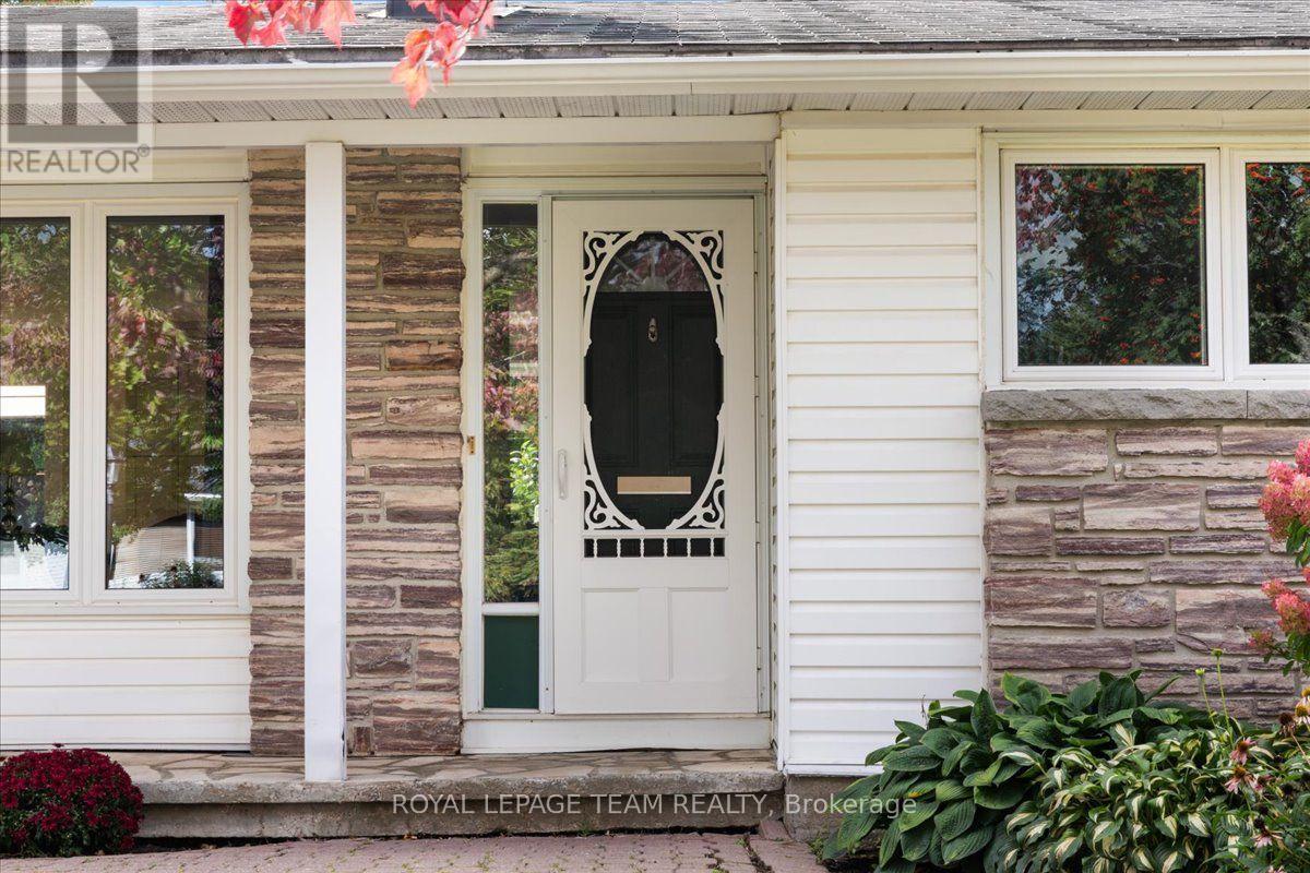 1844 Greenacre Crescent, Ottawa, Ontario  K1J 6S8 - Photo 3 - X13797158