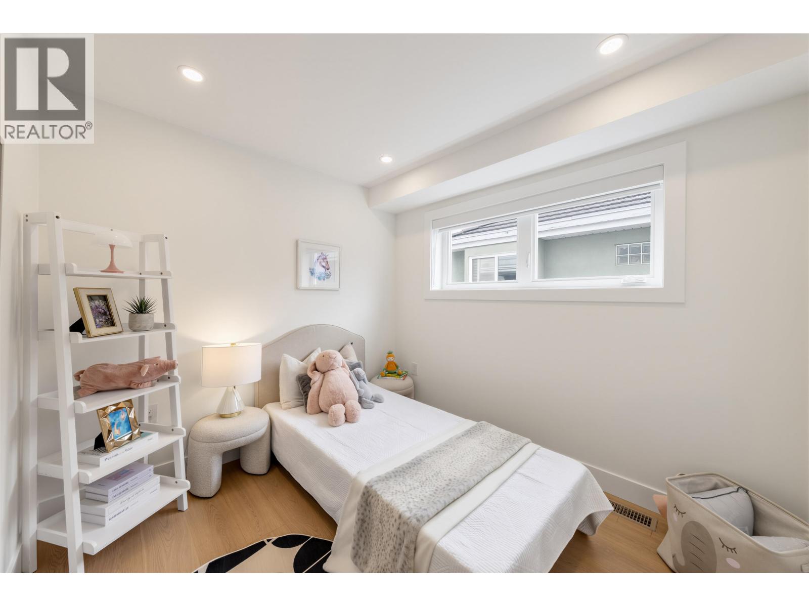2 3268 E 18 Avenue, Vancouver, British Columbia  V5M 2R7 - Photo 15 - R3166224