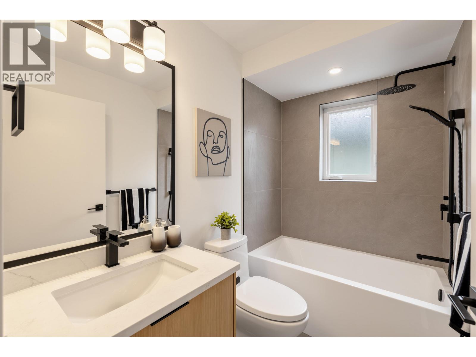 2 3268 E 18 Avenue, Vancouver, British Columbia  V5M 2R7 - Photo 21 - R3166224