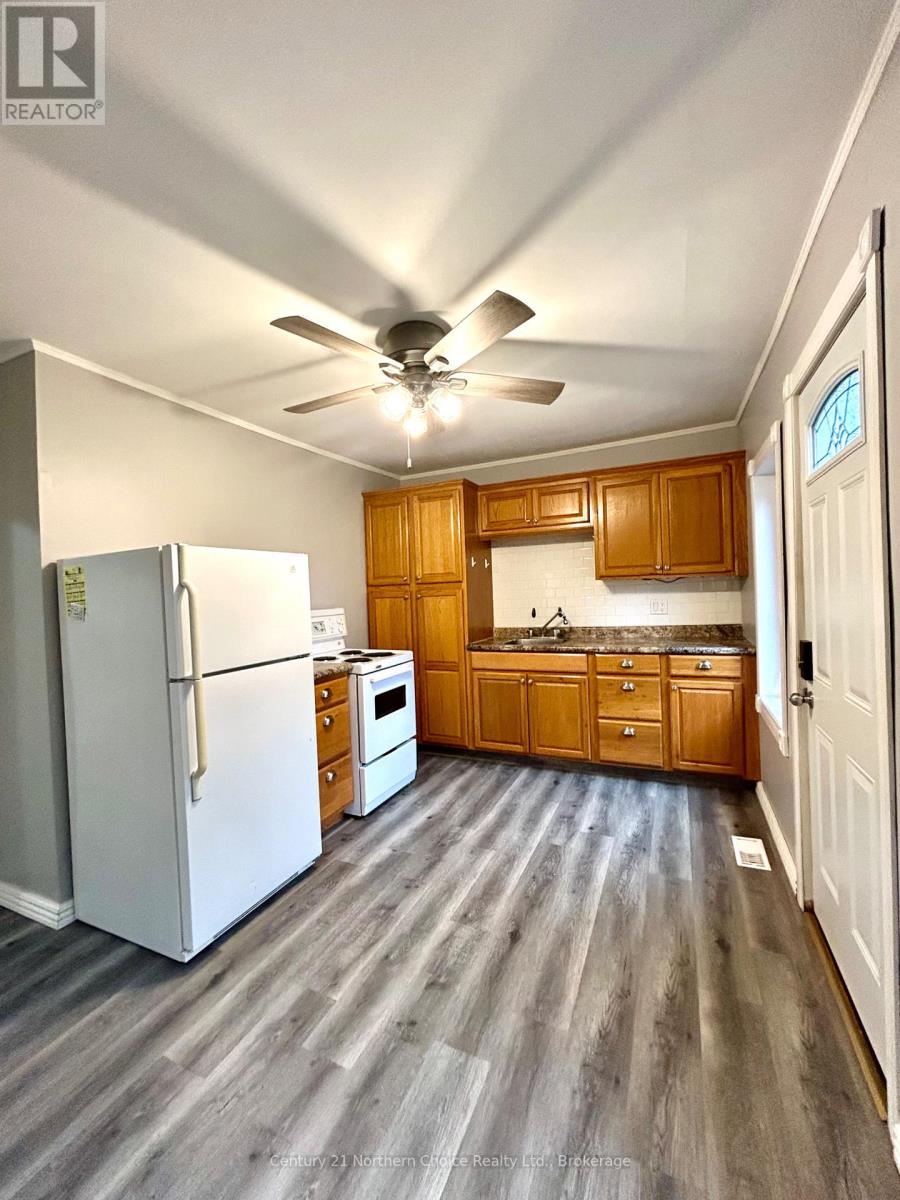 412 Third Street W, Fort Frances, Ontario  P9A 3A9 - Photo 2 - X13797054