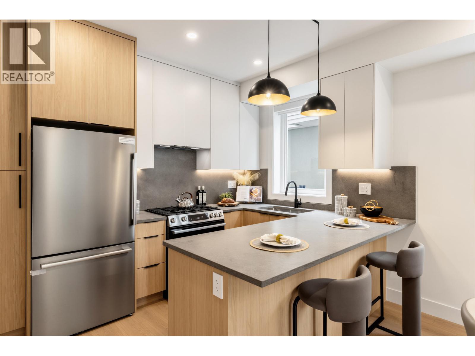 2 3268 E 18 Avenue, Vancouver, British Columbia  V5M 2R7 - Photo 10 - R3166224