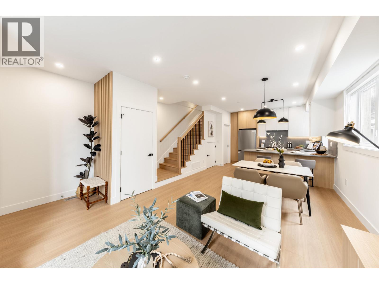2 3268 E 18 Avenue, Vancouver, British Columbia  V5M 2R7 - Photo 8 - R3166224