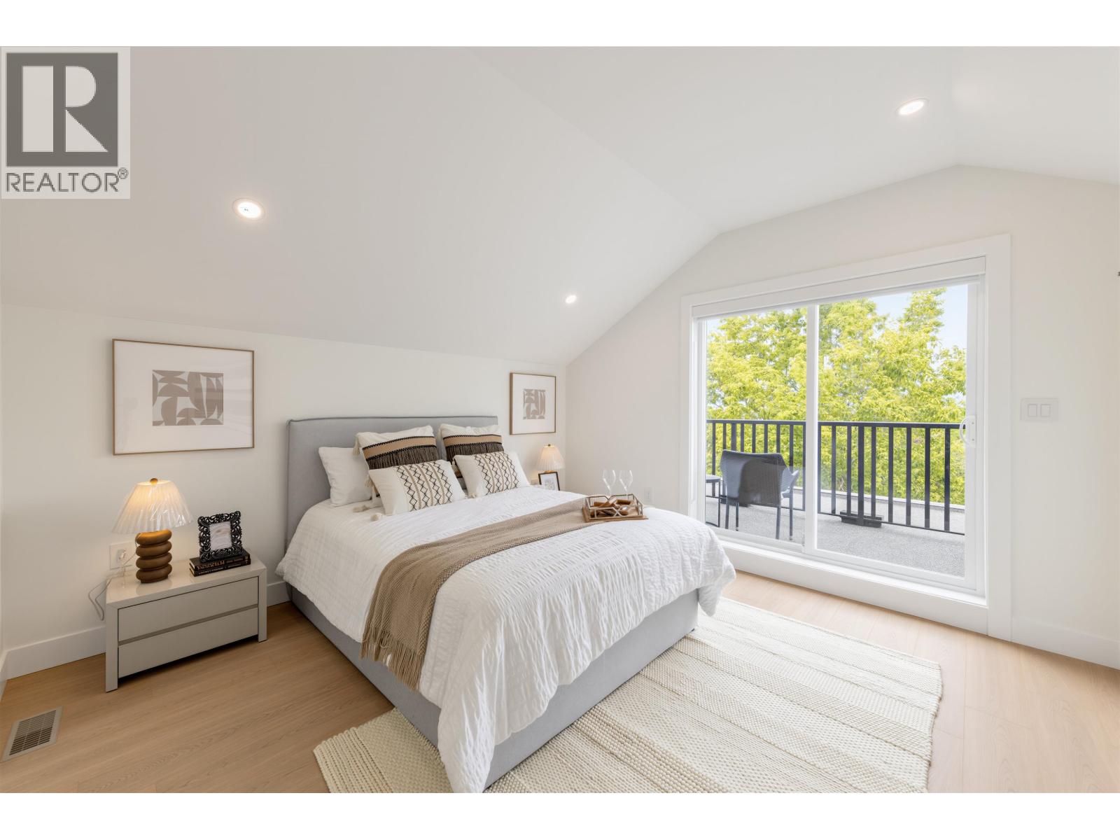 2 3268 E 18 Avenue, Vancouver, British Columbia  V5M 2R7 - Photo 23 - R3166224