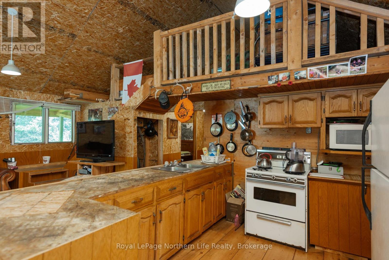 880 Memorial Park Drive E, Powassan, Ontario  P0H 1Z0 - Photo 42 - X13797278