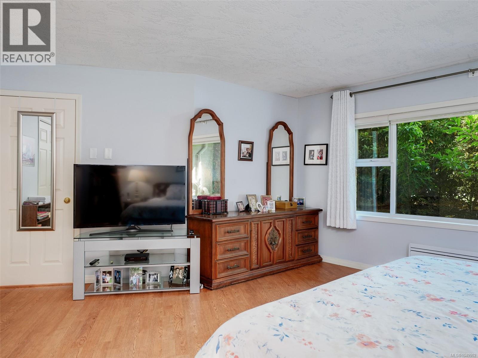 3105 2829 Arbutus Rd, Saanich, British Columbia V8N 5X5 - Photo 13 - 1049902
