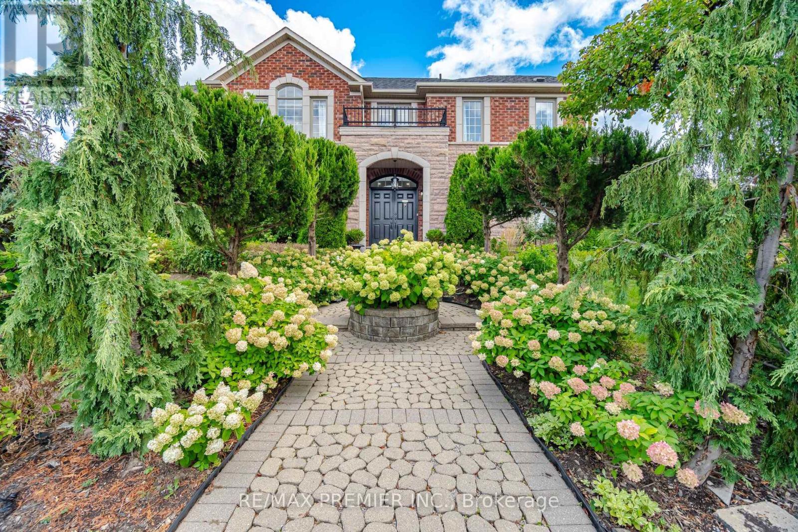 127 Ozner Crescent, Vaughan, Ontario  L4H 0G1 - Photo 6 - N13784926