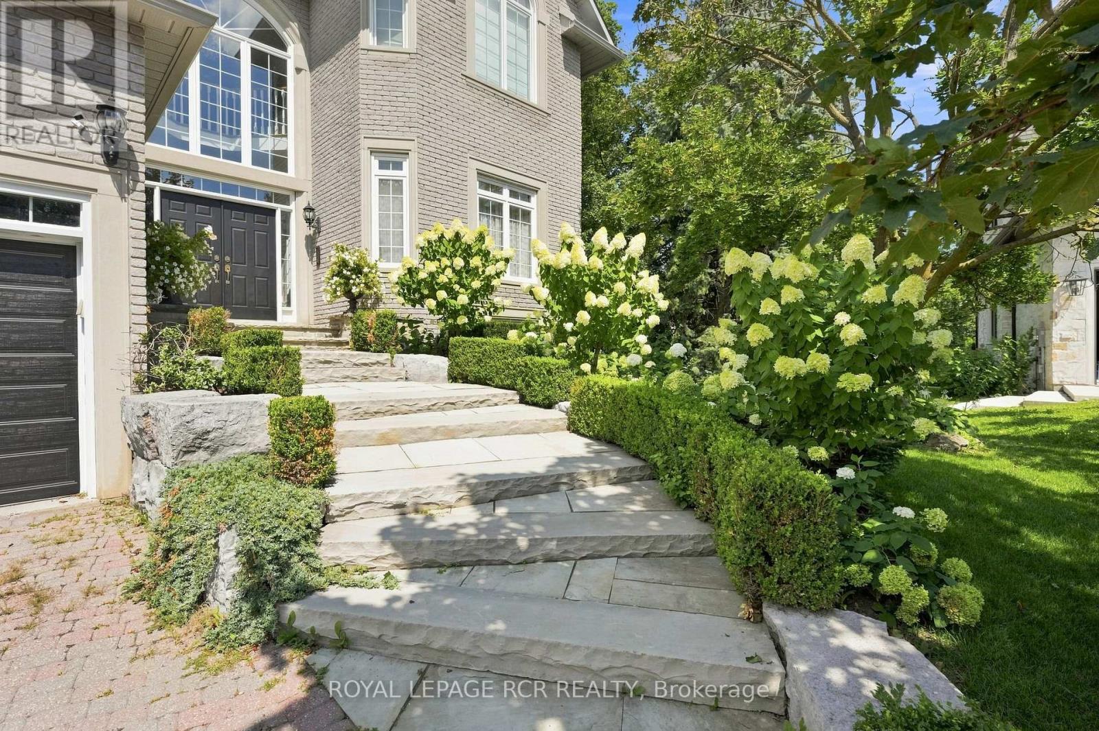 193 Sherwood Place, Newmarket, Ontario  L3Y 8E5 - Photo 2 - N13786946